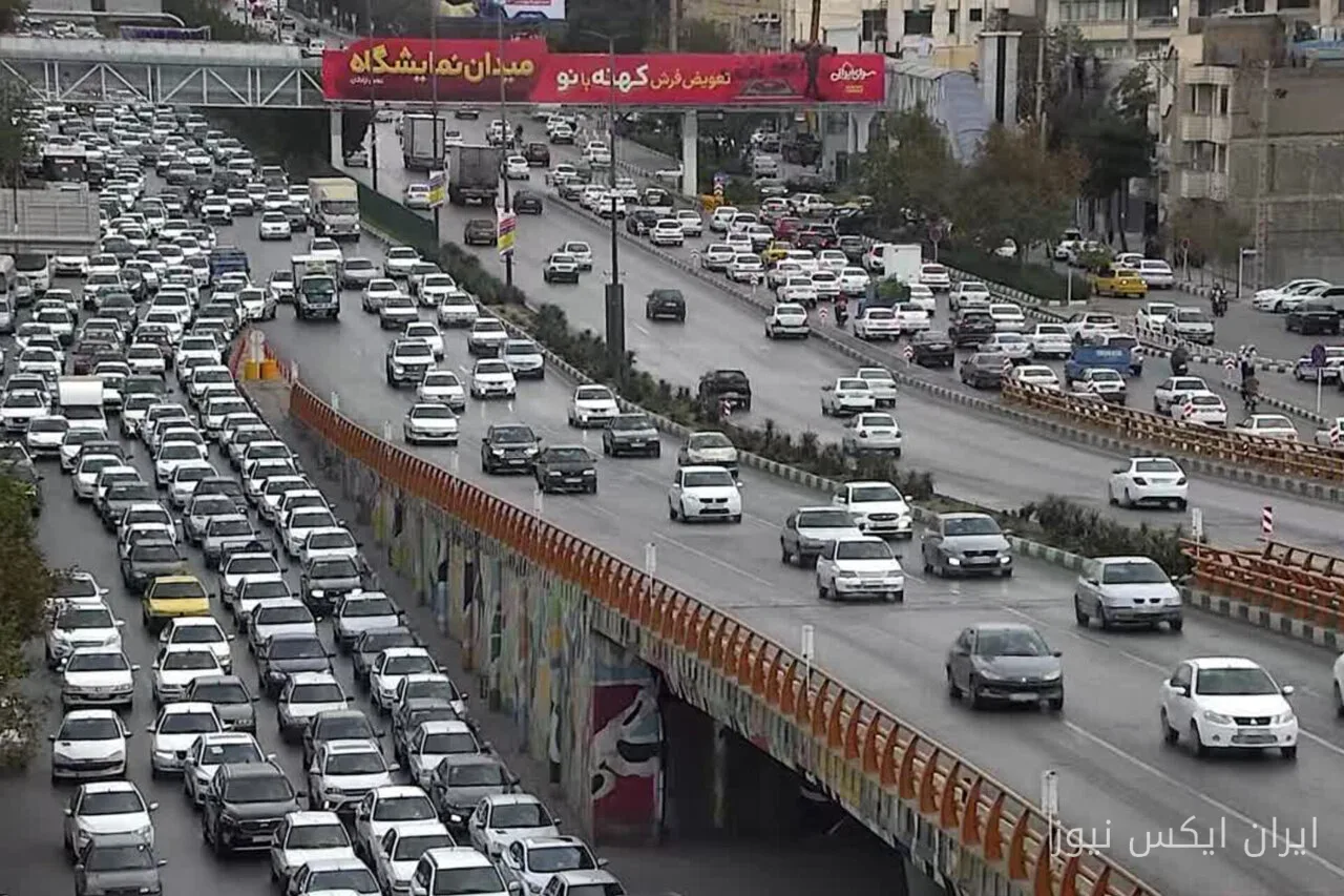 ترافیک سنگین در خیابان‌های اصلی مشهد در صبح چهارشنبه