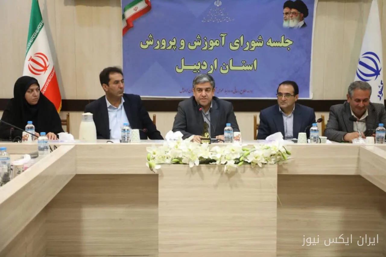 استاندار اردبیل: نسل جدید را از بی‌تفاوتی نجات دهیم