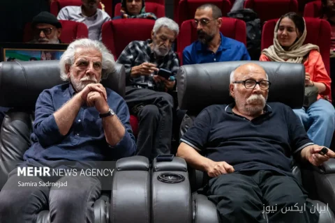 علیرضا داوودنژاد، کارگردان سینما، نشان درجه یک هنری را دریافت کرد