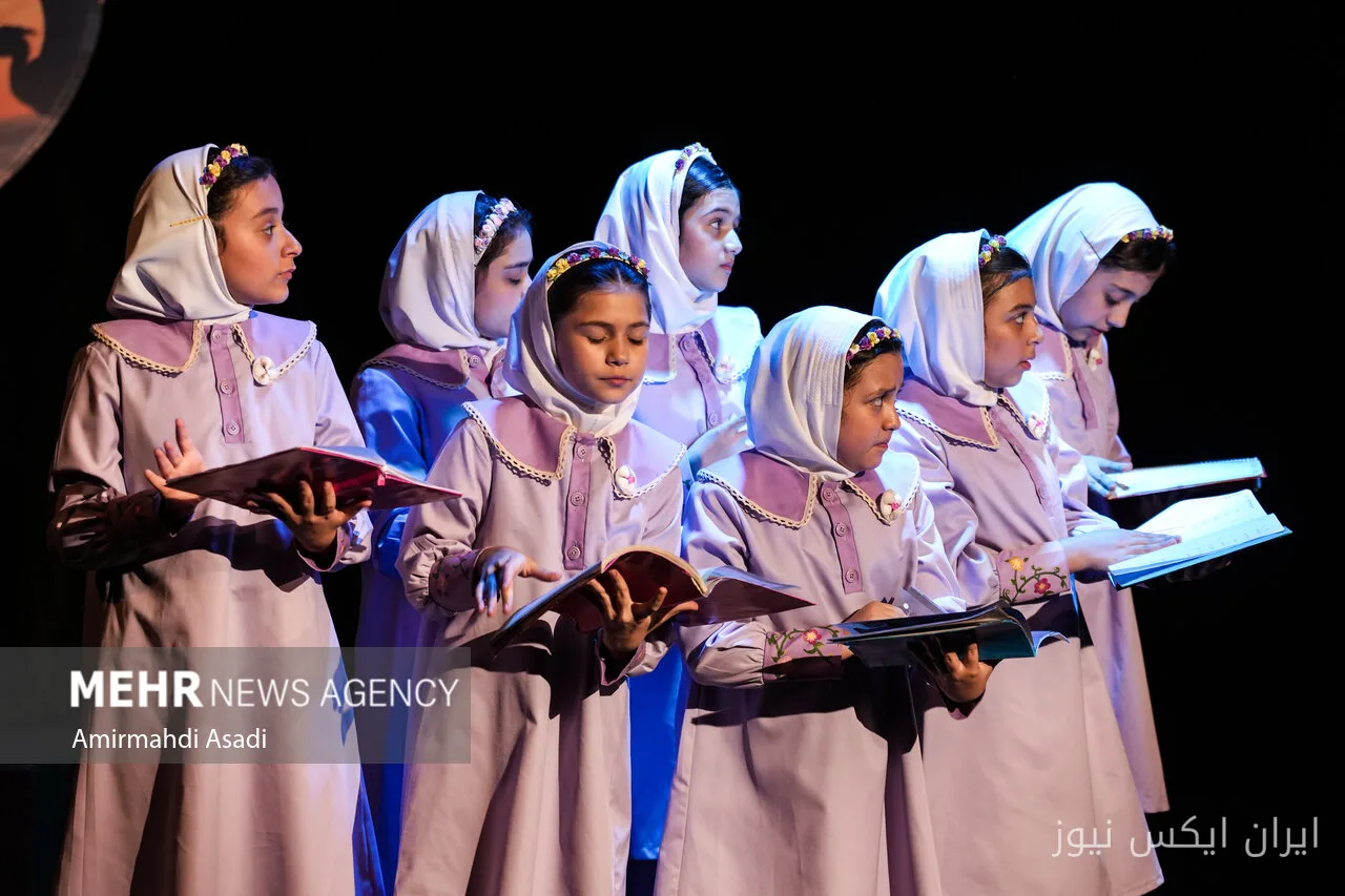 تئاتر مشهد ادای دین به کودکان مظلوم دبستان شجره طیبه را به نمایش گذاشت