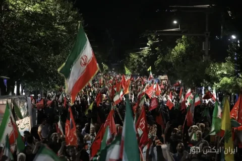حضور الناس في آزادشهر في الليلة التاسعة والتسعين من التجمع