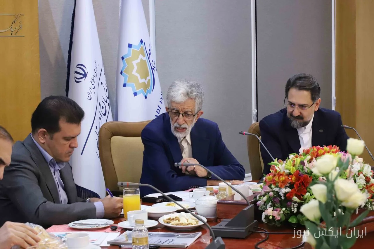 حدادعادل: زبان، موجود زنده و آسیبپذیر است