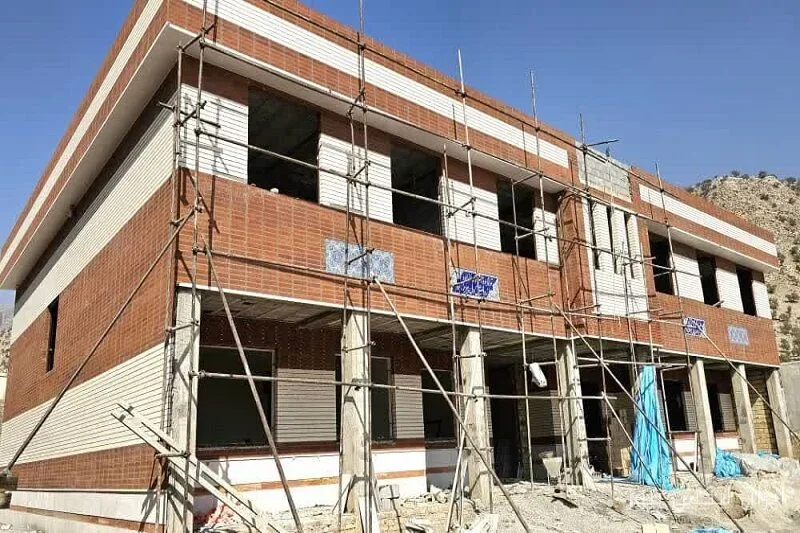 ساخت مدرسه در لرستان به آینده فرزندان کمک می‌کند