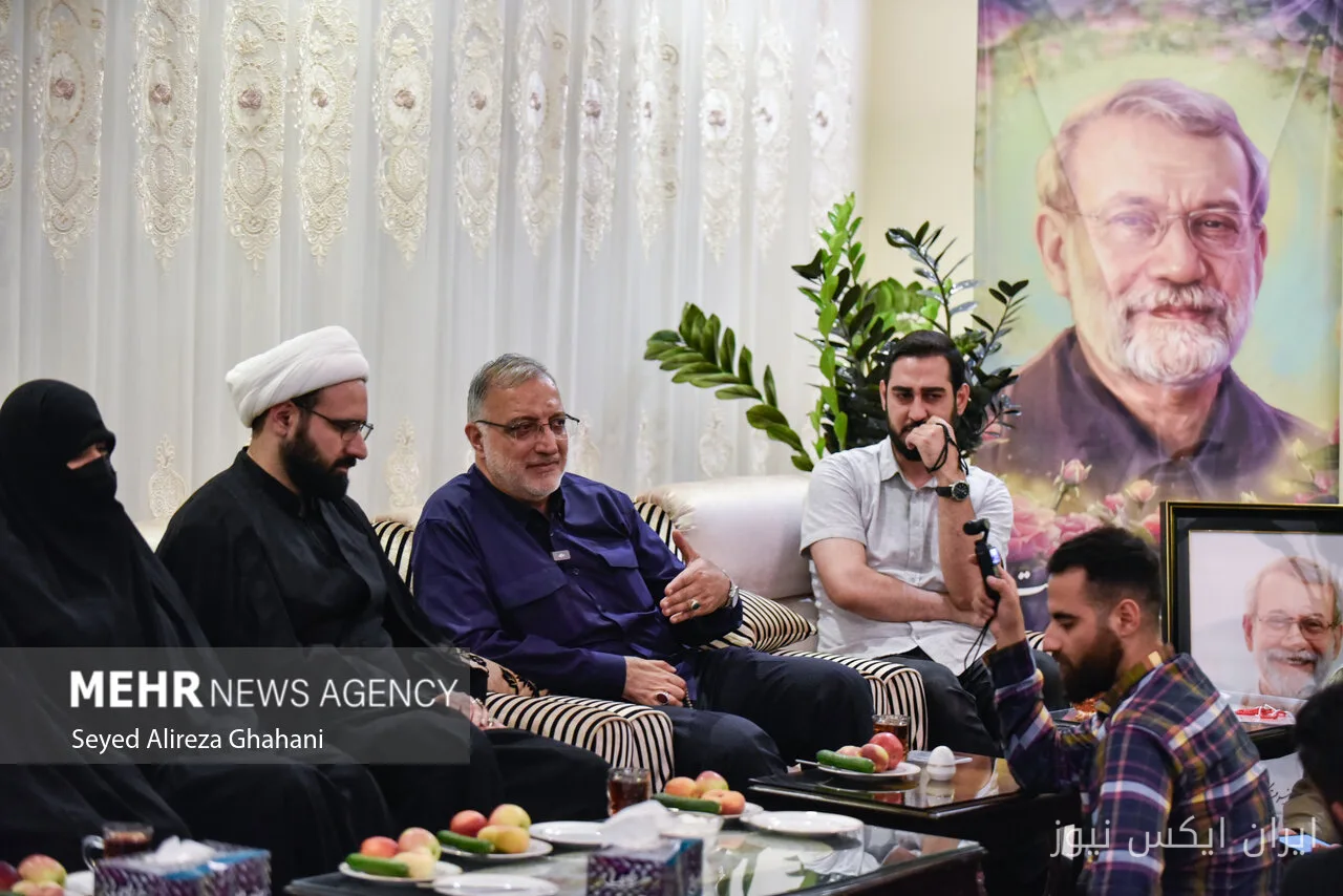 دیدار علیرضا زاکانی با خانواده شهید علی لاریجانی