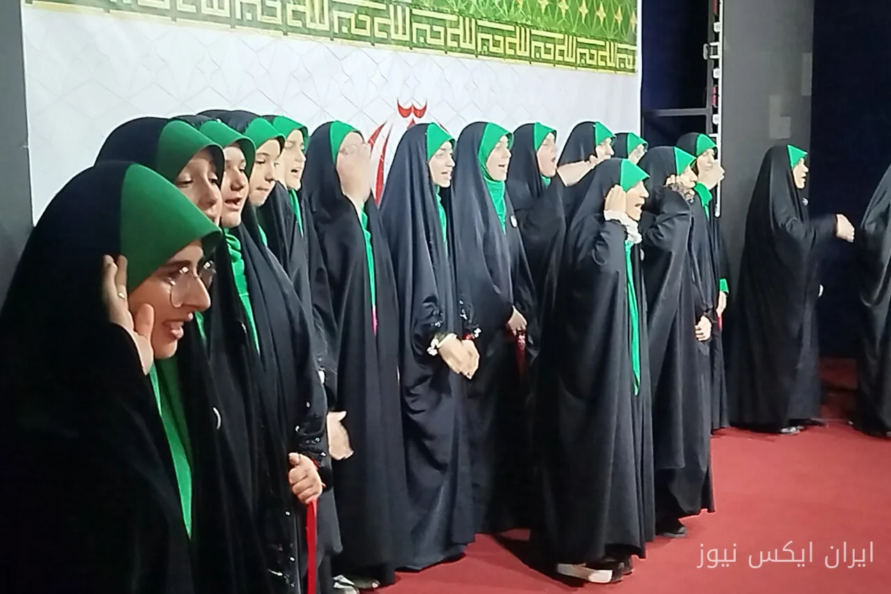 اجرای گروه سرود نوردخت: صدای جوانی در تجمعات رشت