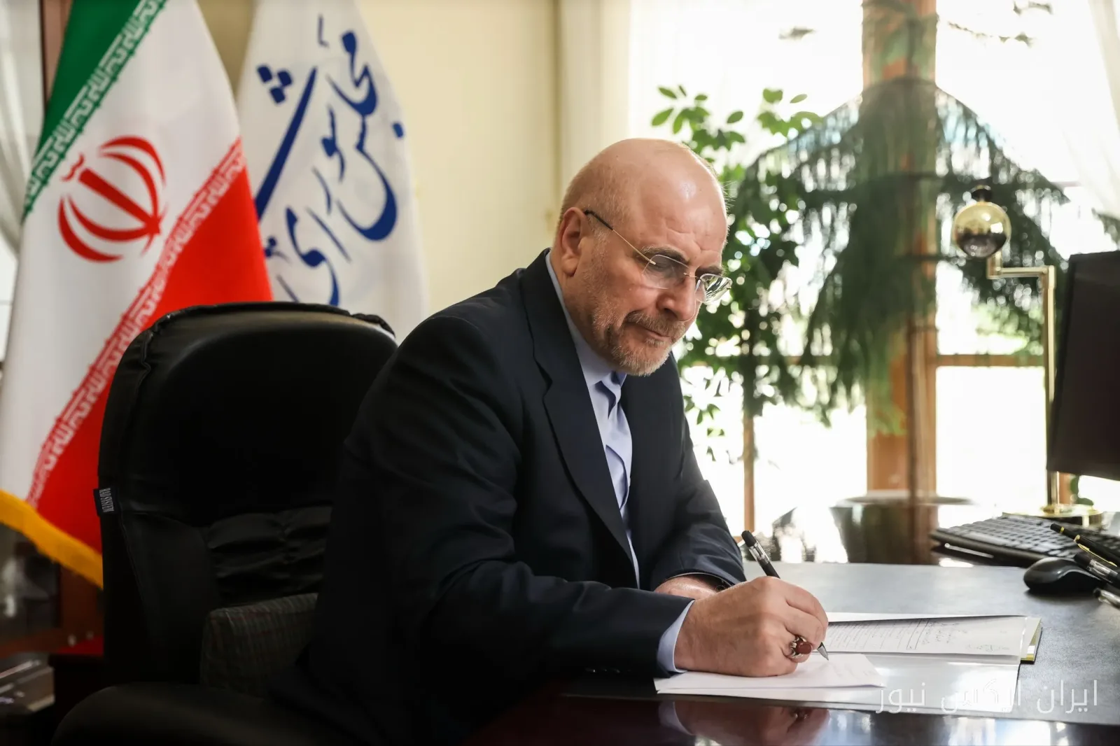 قالیباف، قانون ملی توسعه هوش مصنوعی را به رئیس‌جمهور ابلاغ کرد