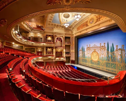 Die radikale Geschichte des Proscenium-Theaters: Ein Blick auf das neue Werk von Dominique Drummgoll
