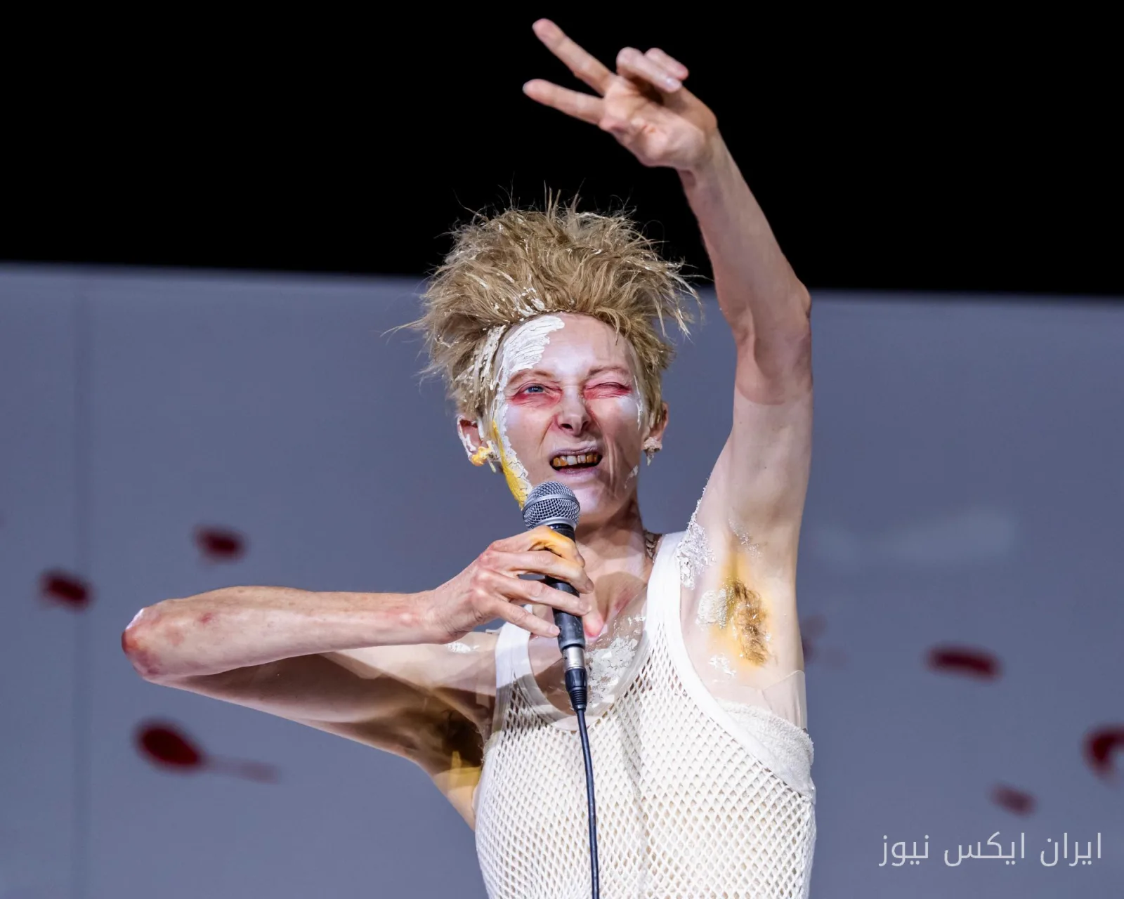 Tilda Swinton's Return in a Play of Survival and Feminine Identity