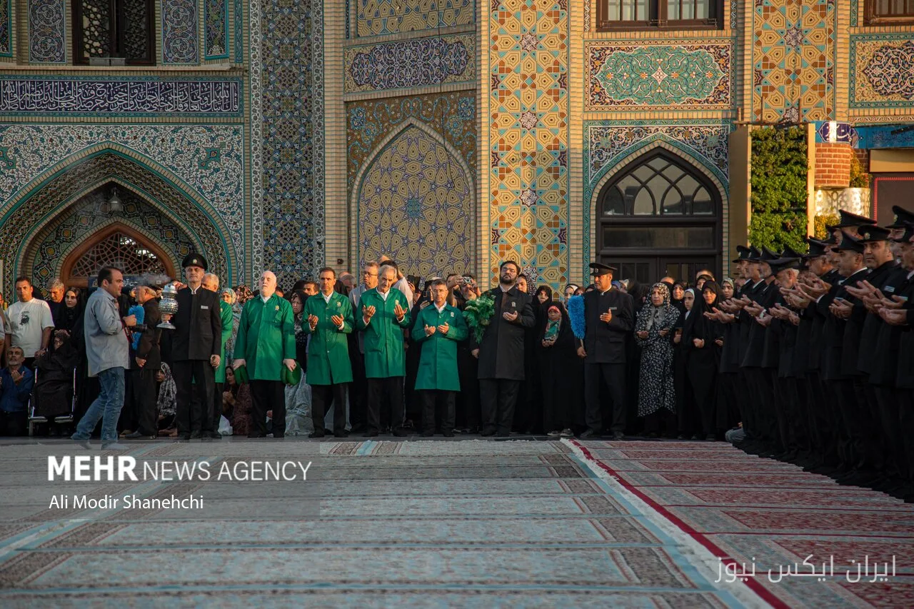 آئین صبحگاهی اذن خدمت خادمان حرم مطهر امام رضا(ع) در مشهد