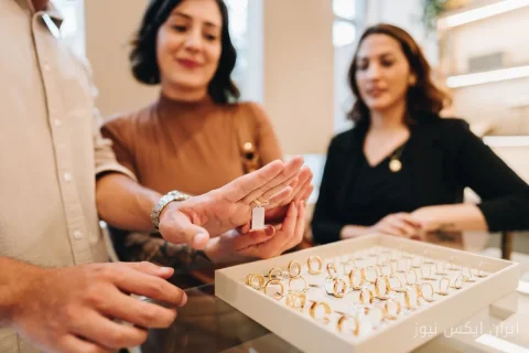 چرا سهام Signet Jewelers امروز کاهش یافت؟