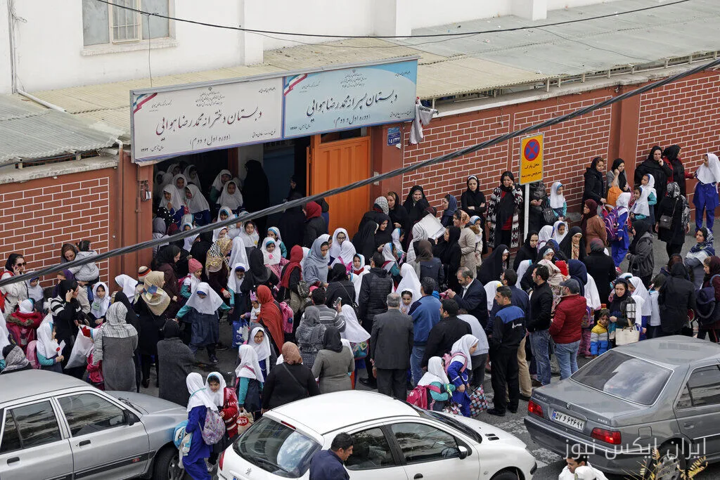 ترافیک سنگین اطراف مدارس تهران در ساعت صبح