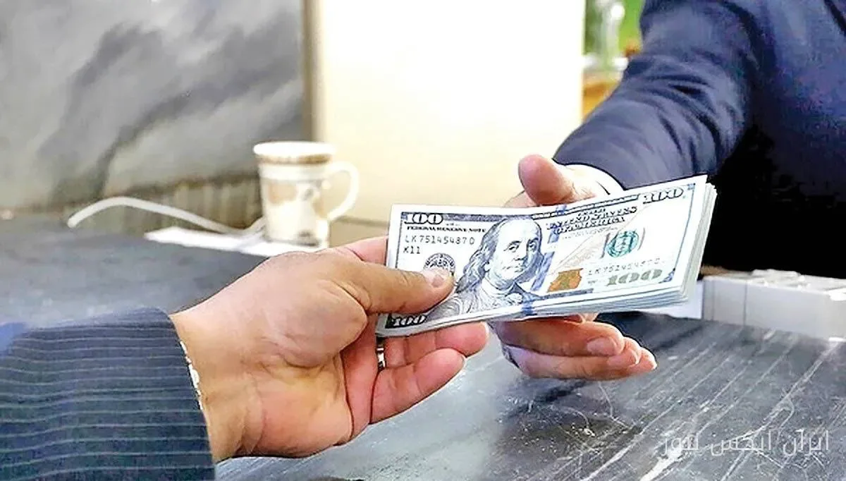 فروش دلار به شهروندان چالش جدید اقتصادی در ایران